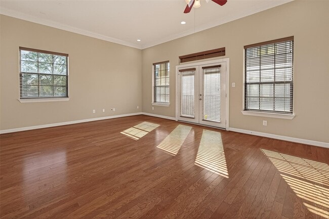 Building Photo - 2063 W 14th 1/2 St