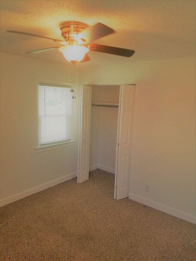 Building Photo - Brick ranch in Henrico off of Laburnum