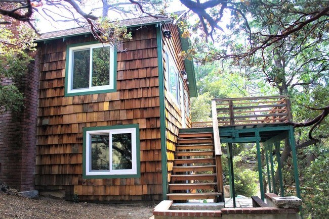 Building Photo - 53200 Pina Vista Dr
