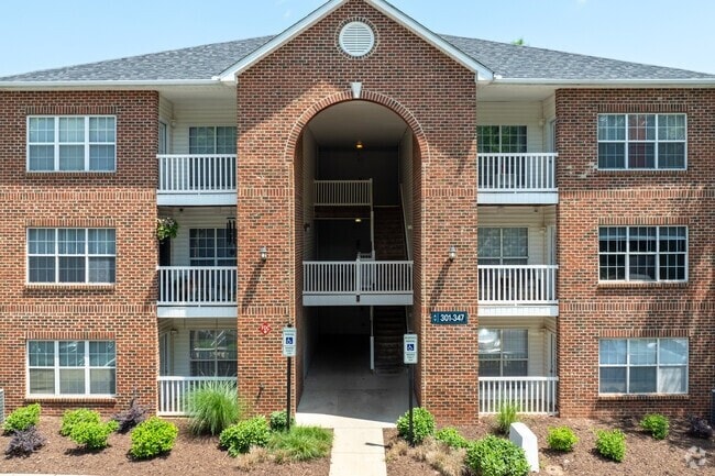 Primary Photo - 1611 Kenmore Dr