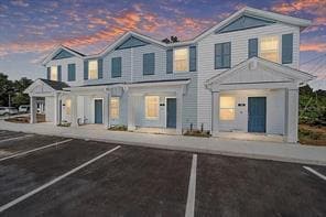 Building Photo - Stylish College Park Townhome with Dual En-Suites, Available now $1,600.