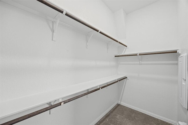 Building Photo - 12900 Bloomington Dr