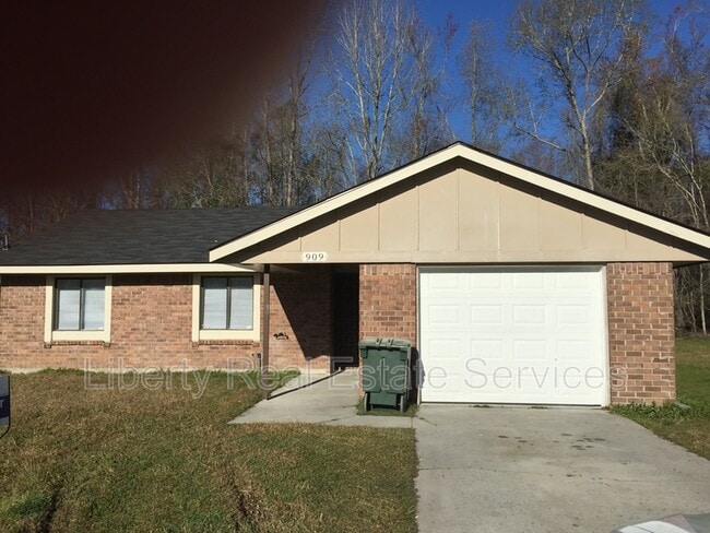 Primary Photo - 909 Copeland Dr