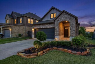 Building Photo - 15002 Bushy Bluestem Ct