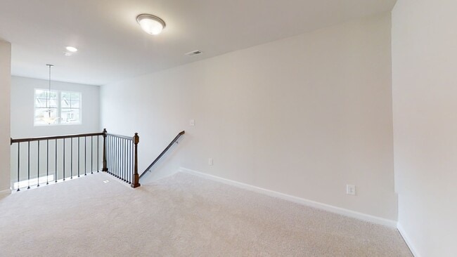 Building Photo - 103 Silver Fir Ln