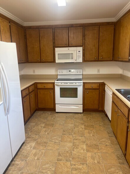 Building Photo - 420 Oconner Ct