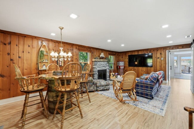 Building Photo - 34500 S Lakeside Terrace