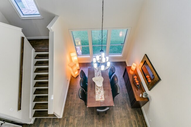 Building Photo - 3715 Slocom Dr