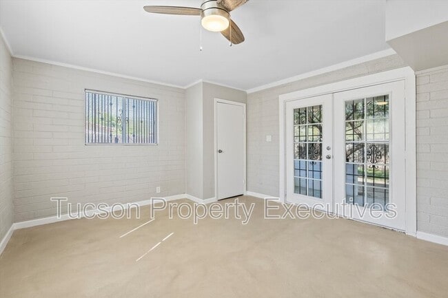 Building Photo - 3317 N Howard Blvd