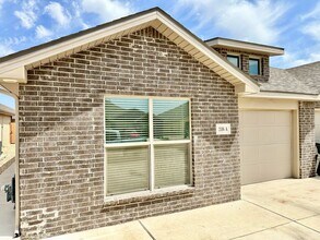 Building Photo - 2116 N Jayton Ave