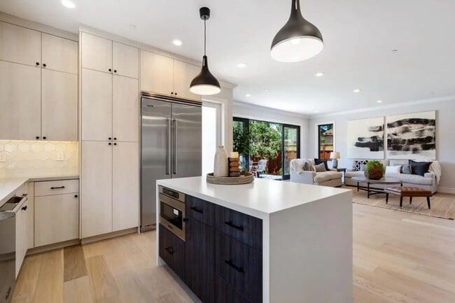 Building Photo - Contemporary Mount Carmel Retreat with Seamless Indoor-Outdoor Living