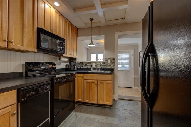 Building Photo - 1435 Covington St