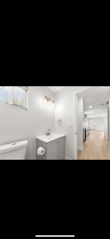 Building Photo - 1136 Grand Ave