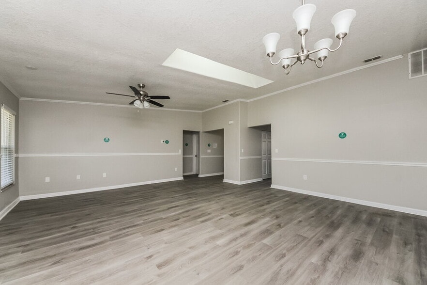 Building Photo - 619 Heraldo Ct