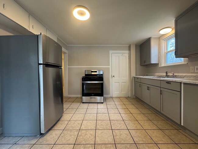 Building Photo - 1216 Ohio St