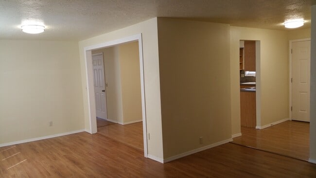 Building Photo - 3617 Silverstone Dr NE