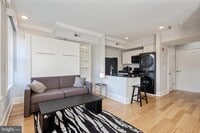 Building Photo - 180 Main St