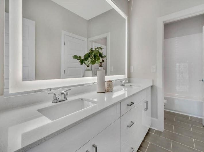 Building Photo - 456 Parkway Dr NE