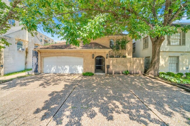 Building Photo - 2244 Sul Ross St