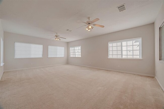 Building Photo - 2112 Limrick Dr