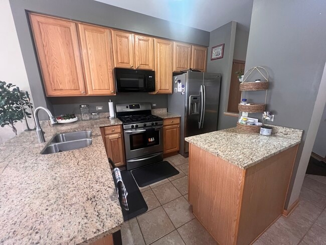 Building Photo - 3400 Blue Ridge Dr