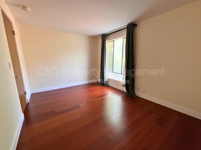 Building Photo - 938 Lea Dr