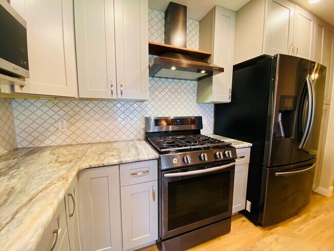 Building Photo - 13000 Pollard Dr