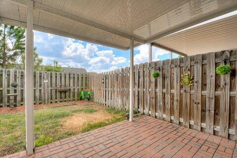Building Photo - 929 Erika Ln