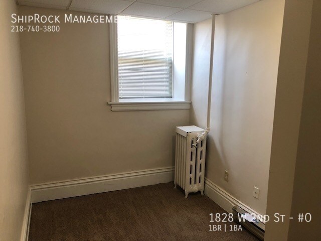 Building Photo - 1828 W 2nd St