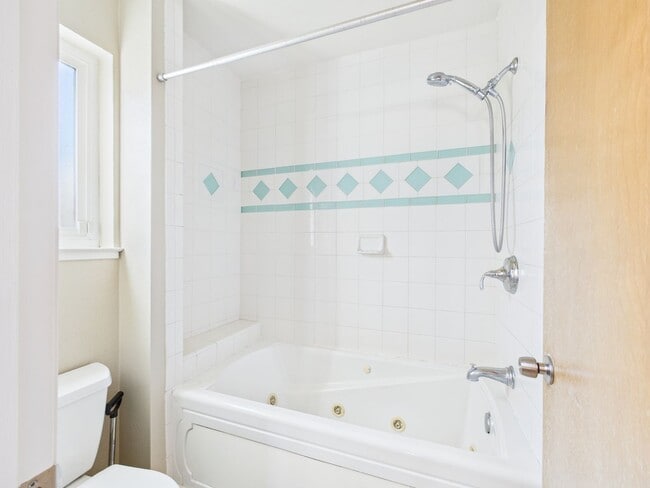 Building Photo - 2/2 Monterey Condo now available for rent