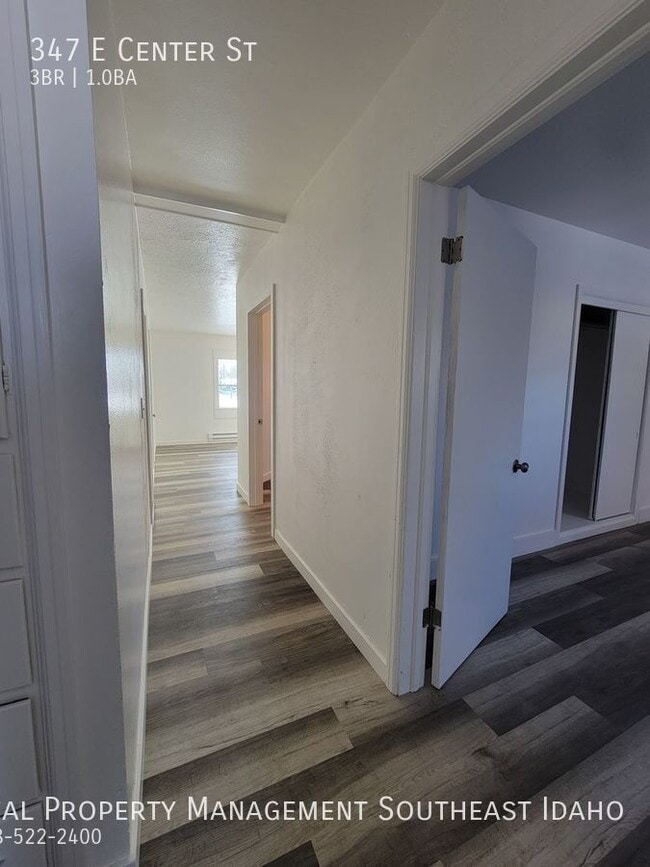 Building Photo - 347 E Center St