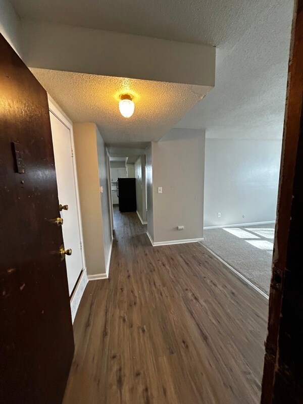 Primary Photo - 1415 W Maple Ave