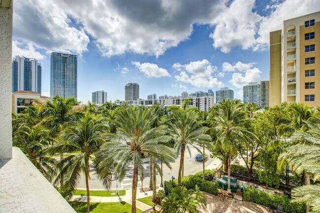 Building Photo - 17100 N Bay Rd