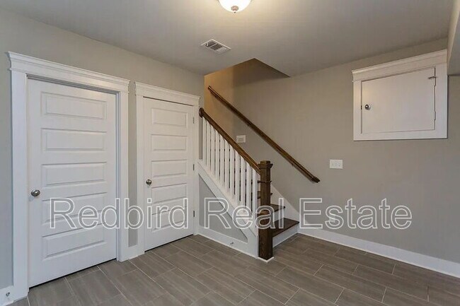 Building Photo - 1717 14th Ave S
