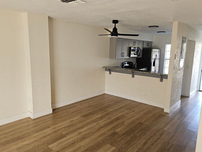Building Photo - 1236 Dovehill Dr