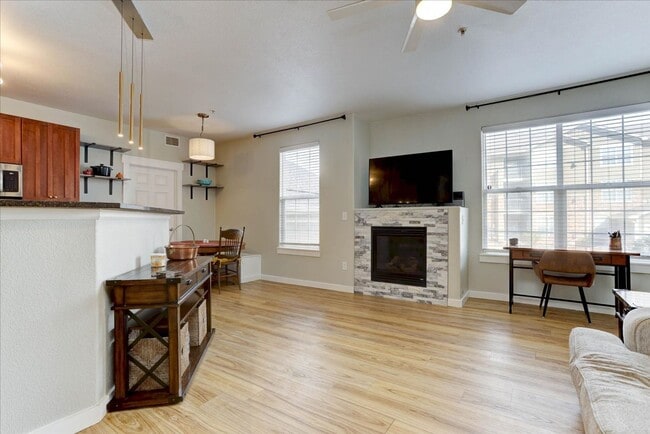 Building Photo - Charming 2-bedroom, 2-bath condo in Erie, CO,