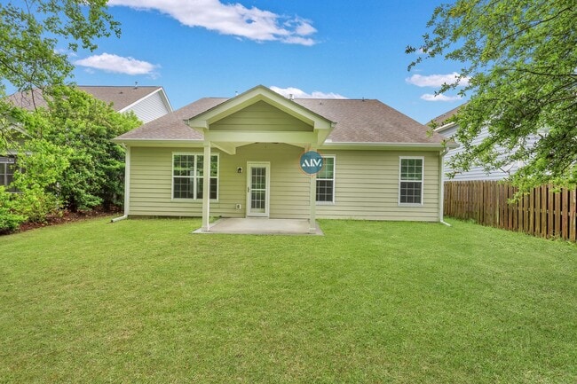Building Photo - Beautiful Home In The Heart of Bluffton - ...