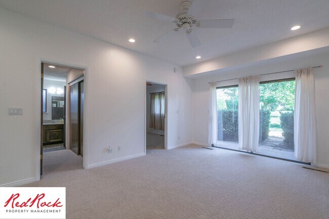 Building Photo - 2 Bedroom Condo in a Prime Location!