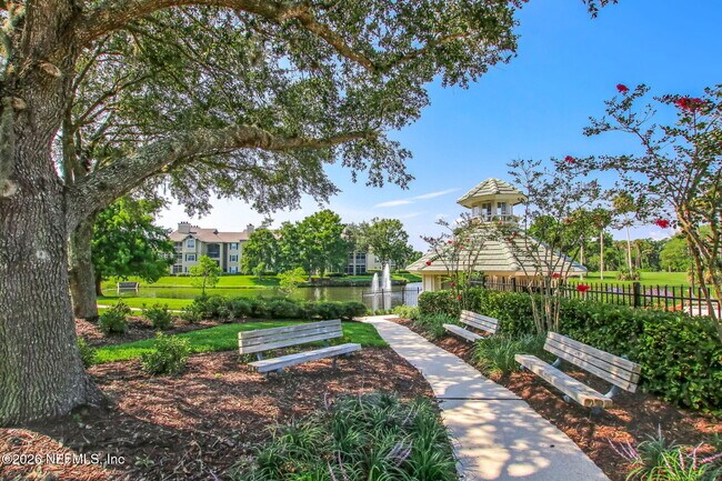 Building Photo - 800 Ironwood Dr