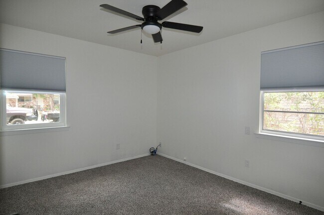 Building Photo - 6304 Dream Ln