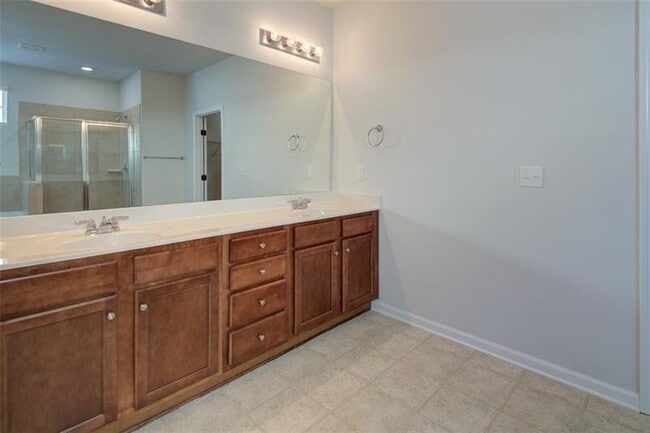 Building Photo - 5245 Echos Cove