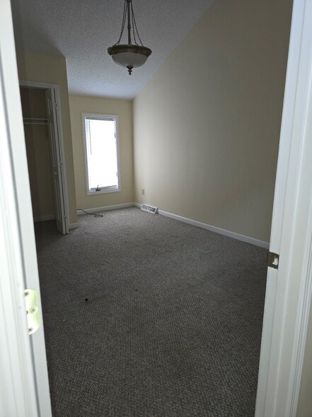 Building Photo - 106 Car Mol Dr