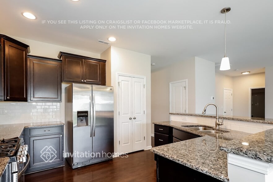 Building Photo - 10722 Candlestick Ct