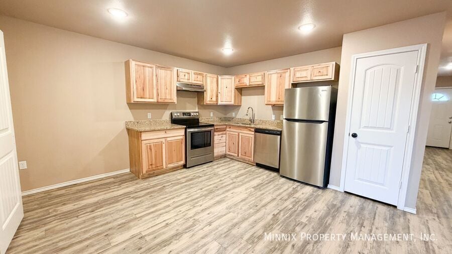 Building Photo - 7403 5th St