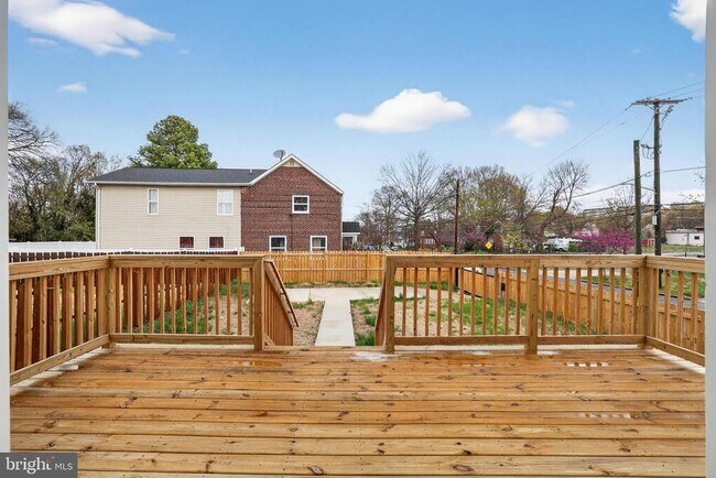 Building Photo - 2932 Yost Pl NE