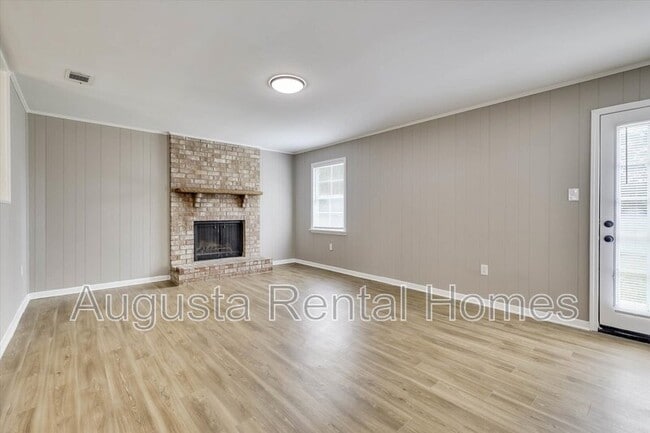 Building Photo - 3606 Cameron Dr