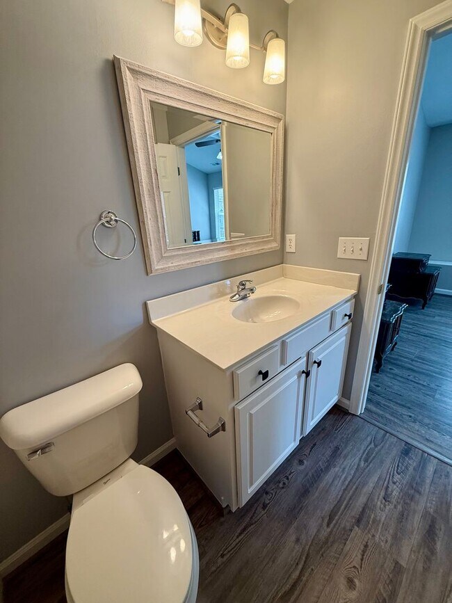 Building Photo - Beautiful 2 Bedroom, 2.5 Bath Townhome in St. Andrews at Stoney Creek – Golf Course Community, Wh...