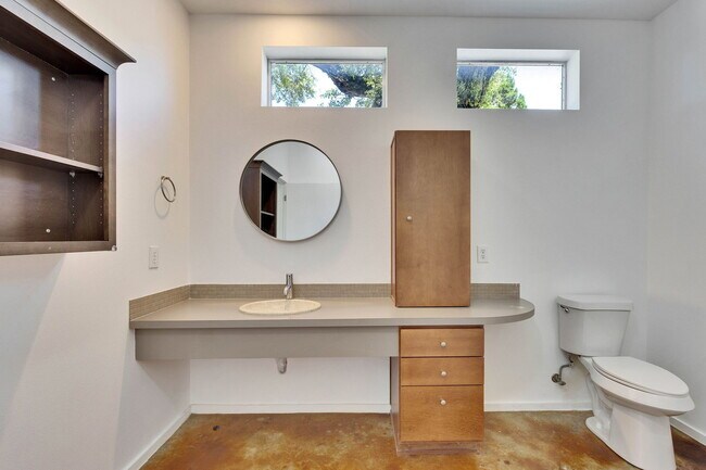 Building Photo - 3808 Menchaca Rd