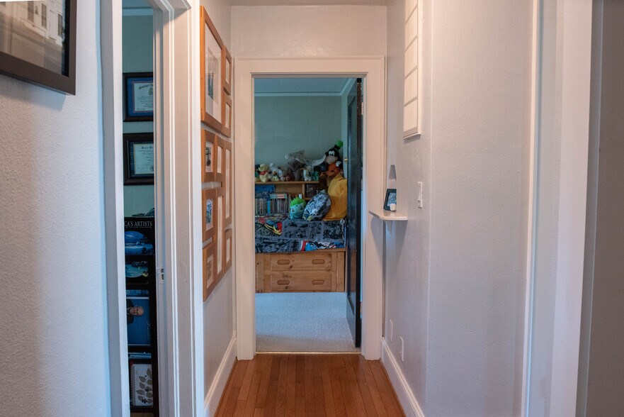 Hallway connecting 3 first floor bedrooms - 417 E Government Ave