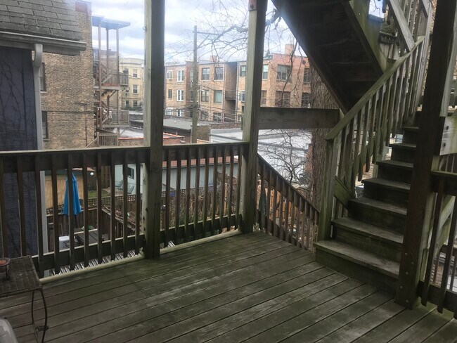 Back Porch - 6442 N Glenwood Ave